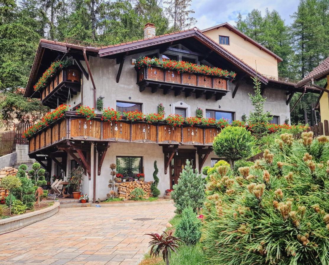 Amor Tirol Busteni (Adults Only) Εξωτερικό φωτογραφία