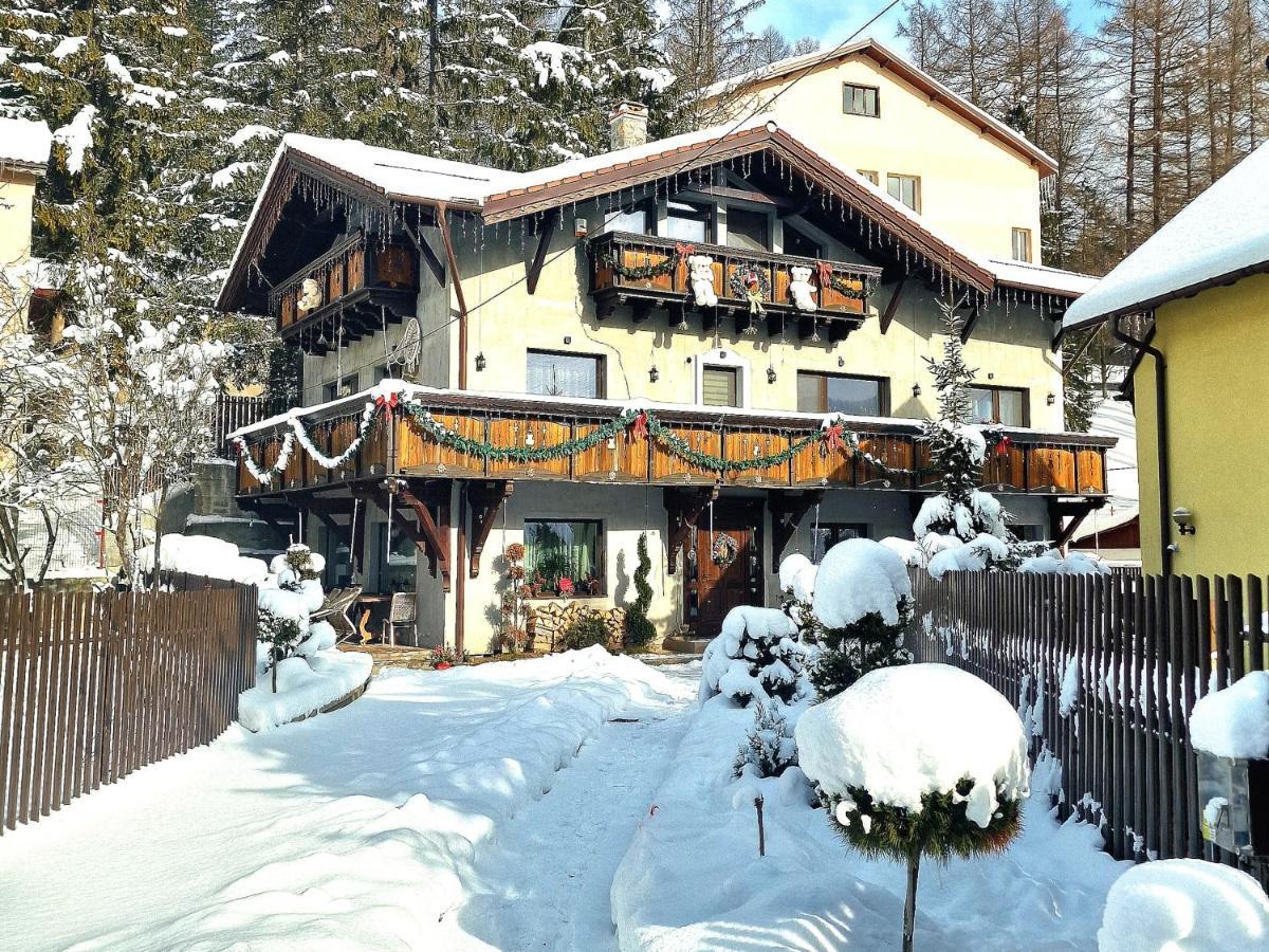 Amor Tirol Busteni (Adults Only) Εξωτερικό φωτογραφία